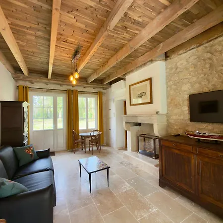 Clos De La Brelaisiere بيت للعطل